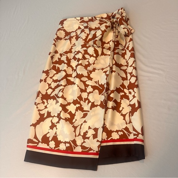 Ann Taylor Factory Cream and Brown Floral Wrap Skirt Size XS - Picture 4 of 11